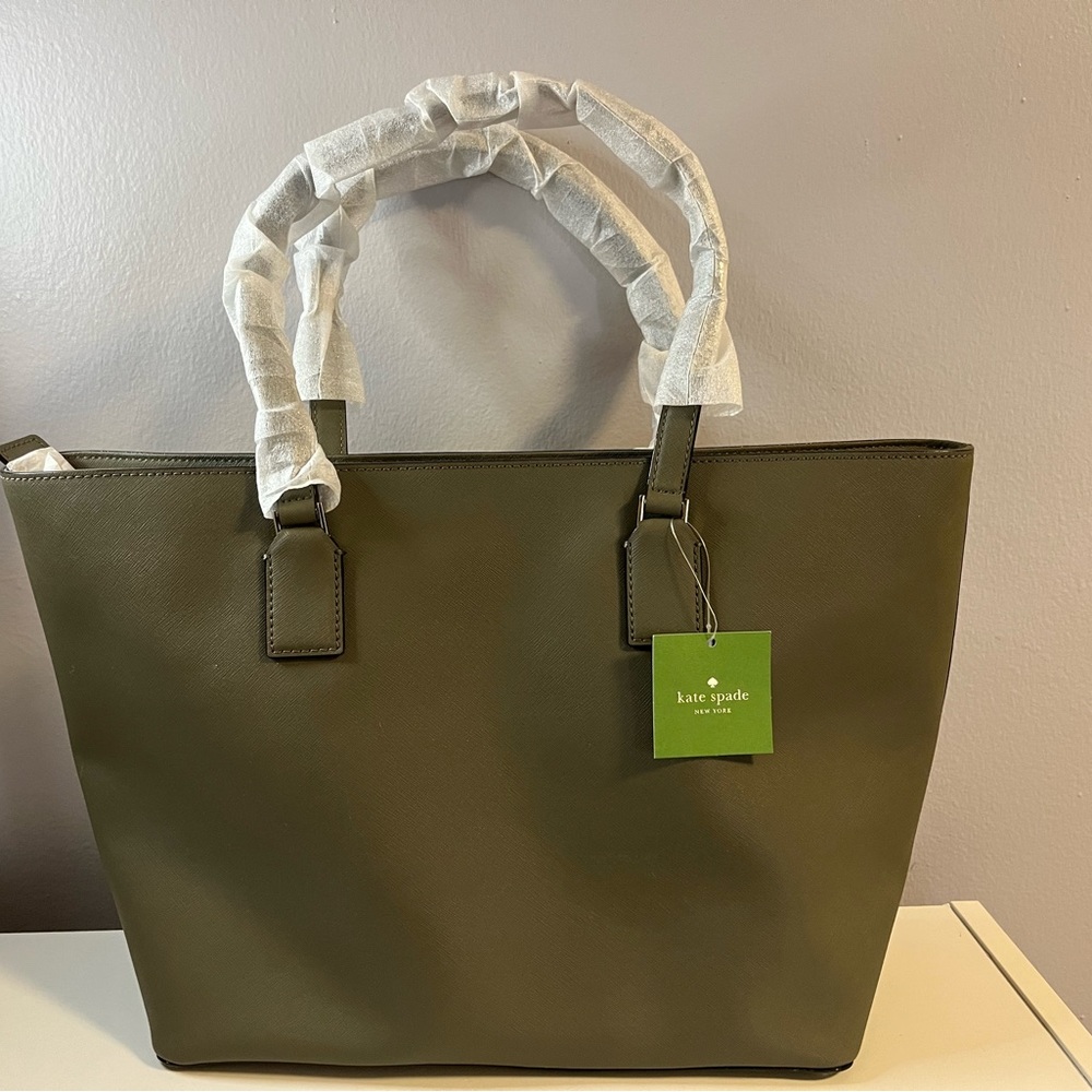 Kate Spade New York Cameron Street Medium Harmony Women’s Tote Bag. Olive Green.